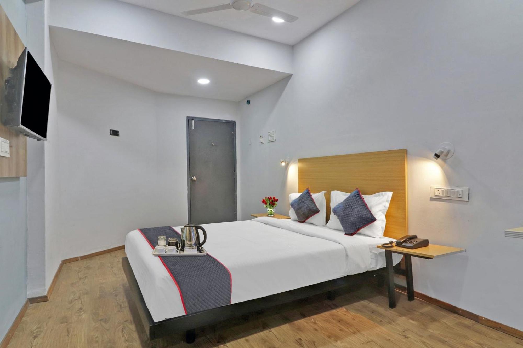 Townhouse S Continental Ξενοδοχείο Χιντεραμπάντ Εξωτερικό φωτογραφία