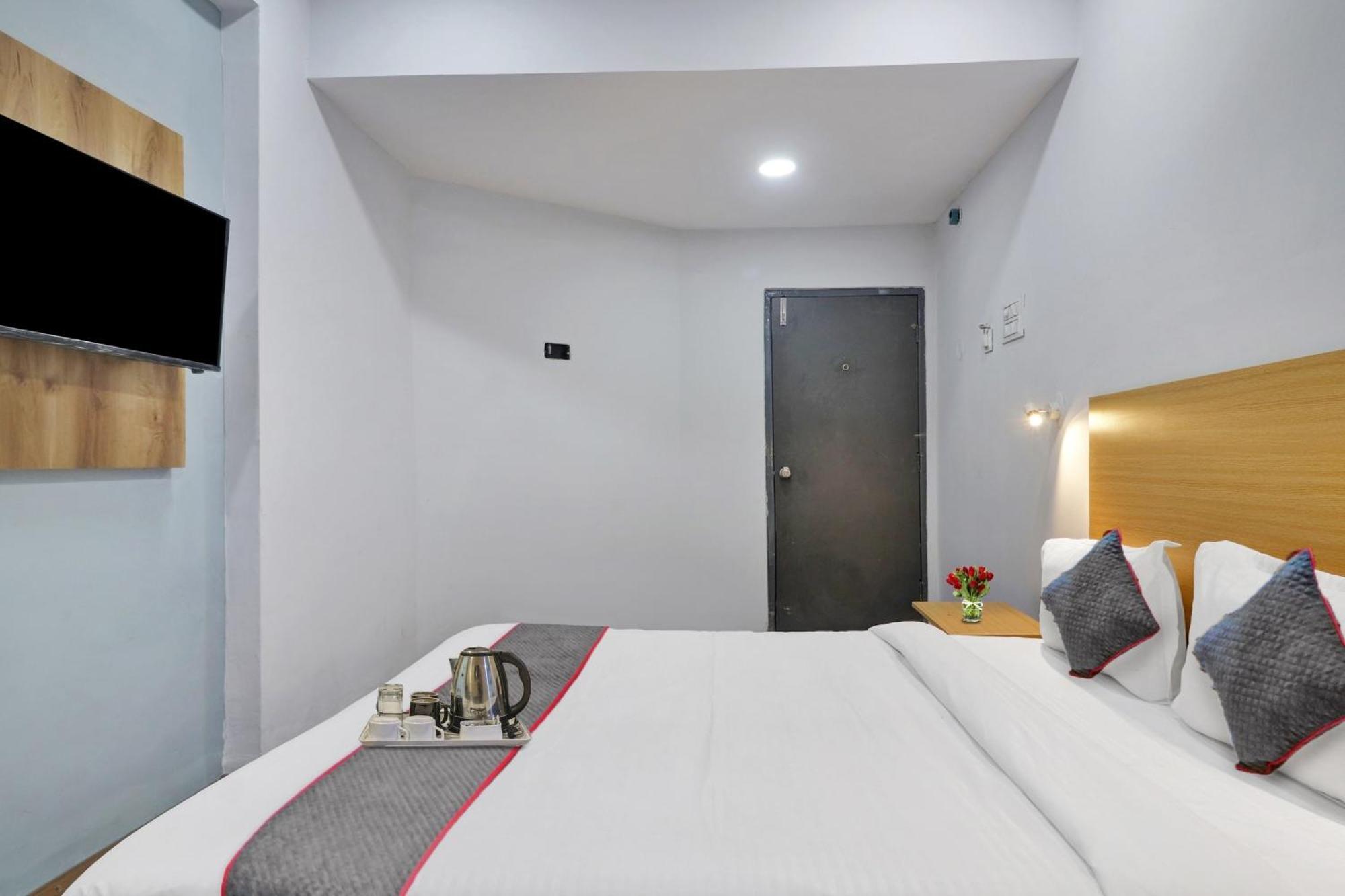 Townhouse S Continental Ξενοδοχείο Χιντεραμπάντ Εξωτερικό φωτογραφία
