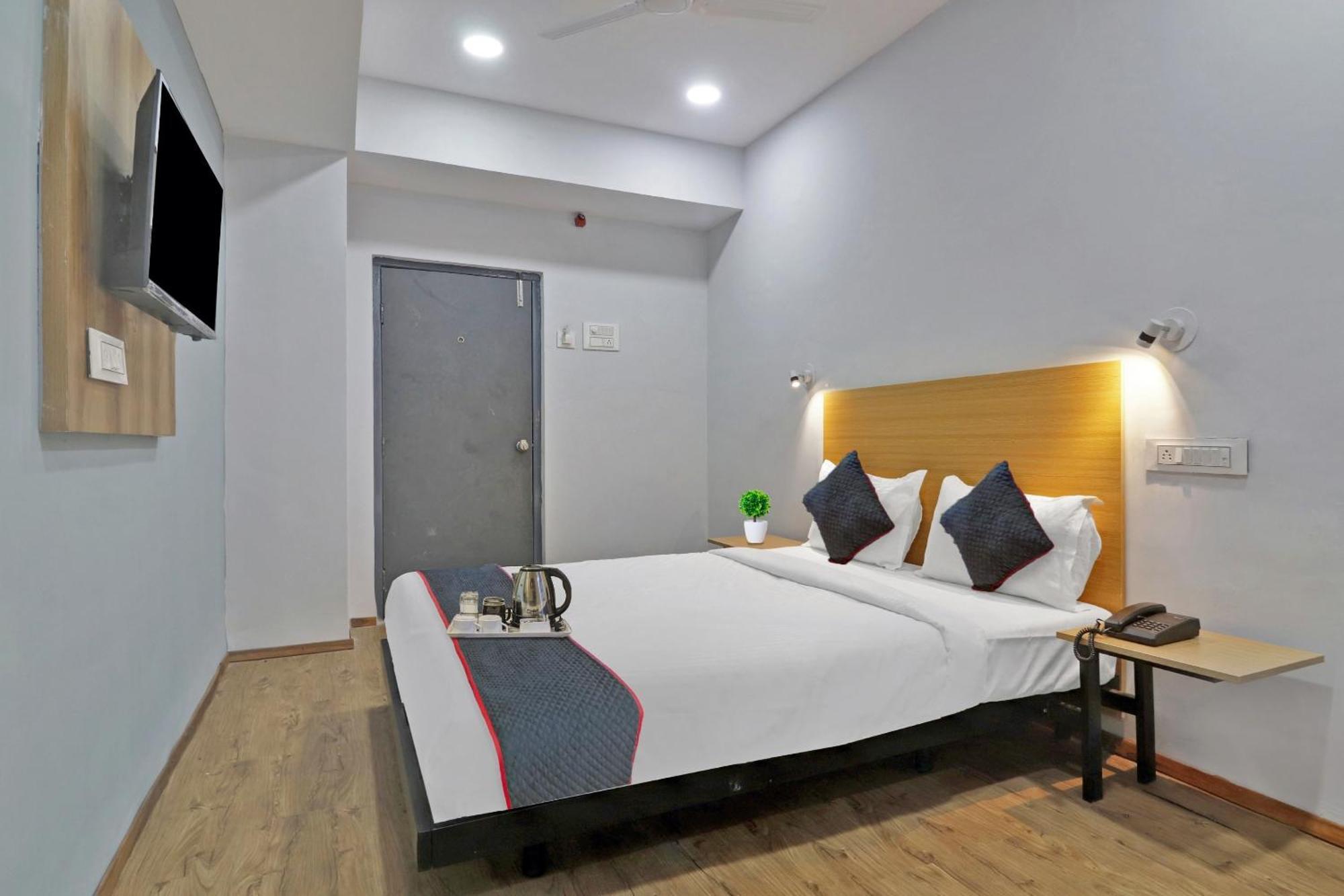Townhouse S Continental Ξενοδοχείο Χιντεραμπάντ Εξωτερικό φωτογραφία